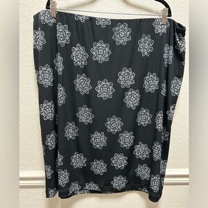 Lane Bryant NWT black and white hidden stretch waistband skirt plus size 22/24
